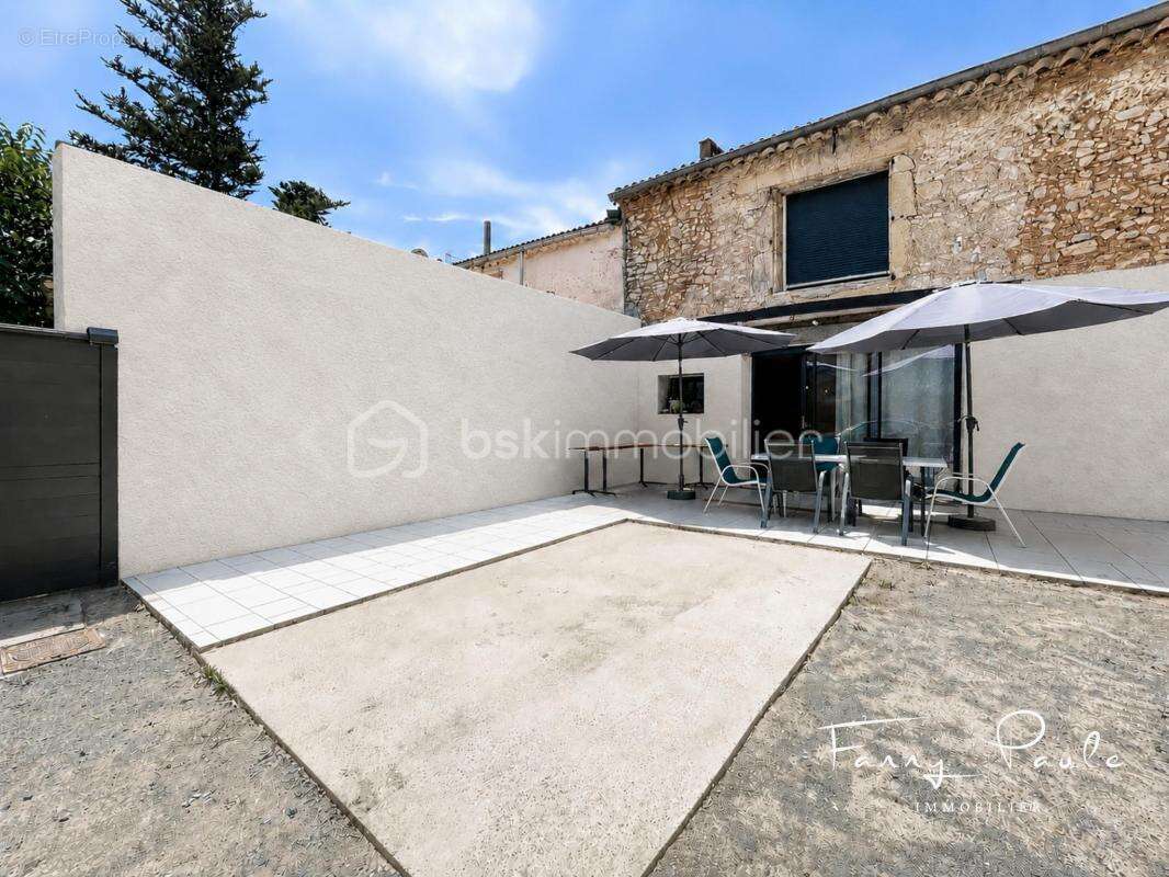 Maison de caractère 260 m² habitables – 2 suites parentales – Bureau pouvant faire office de chambre – 2 espaces nuit – Jardin – - photo 19