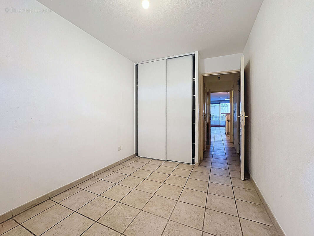 Marseille 13008 T3 61m² avec terrasse et box - photo 5