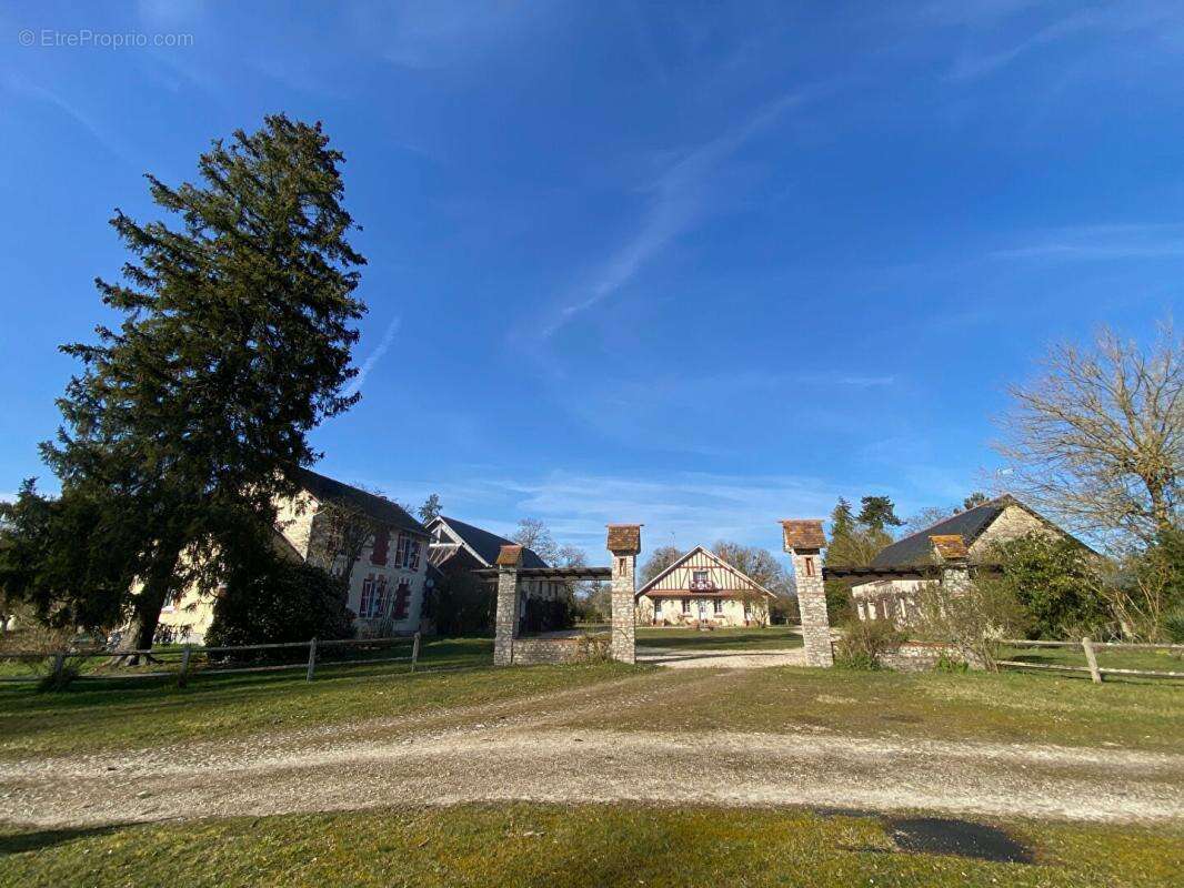 Domaine rare & isolé sur 10 hectares au milieu des champs - 1h30 de paris , parfait pour elevage, permaculture ou simplement viv - photo 8