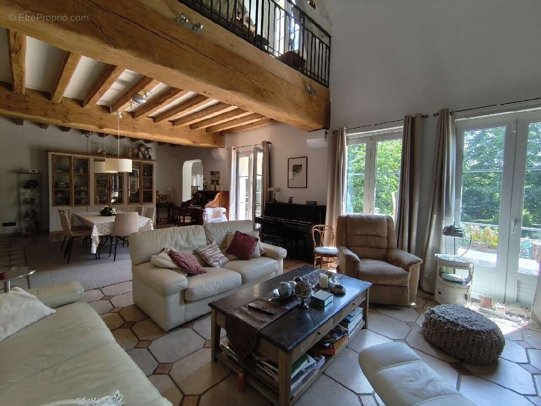Maison 222 m² à Nesles-La-Vallee  - photo 12