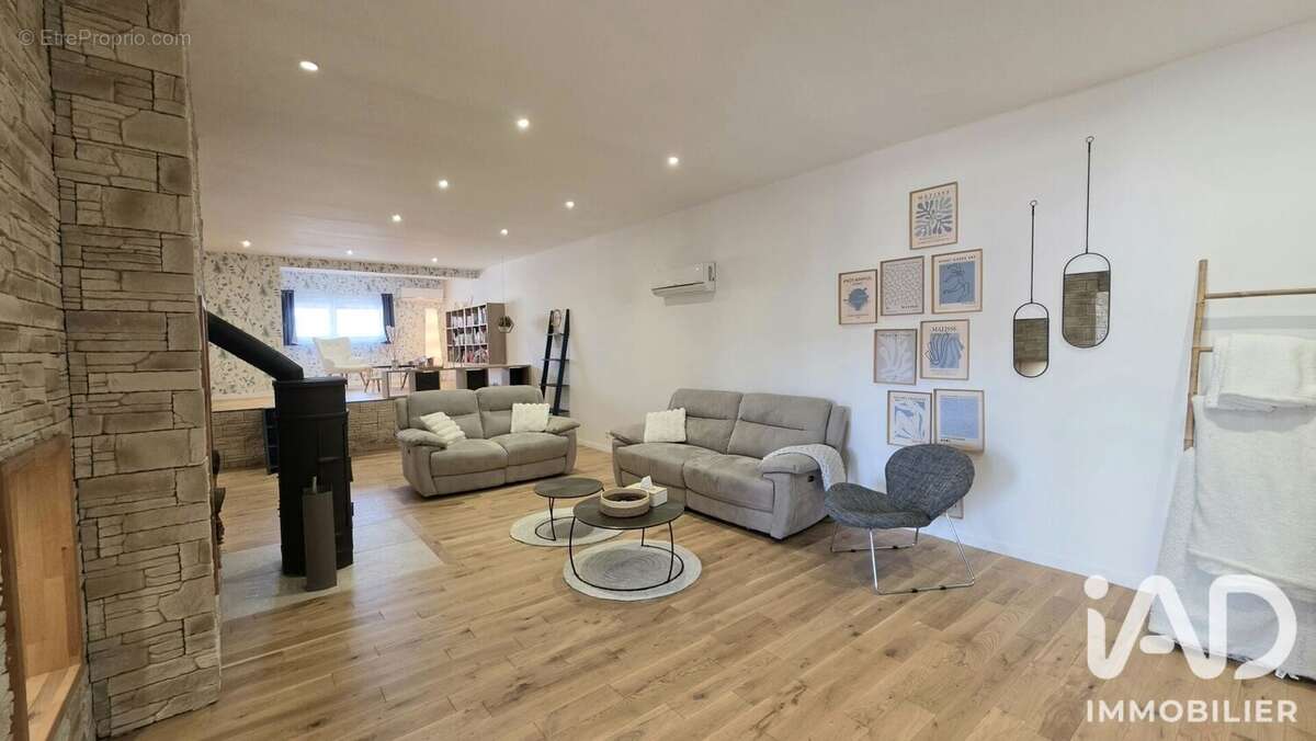 Maison 240 m² à Charrais  - photo 8