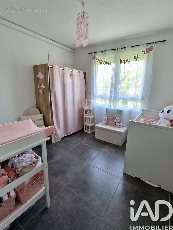 Appartement 82 m² à Les Tourrettes  - photo 9