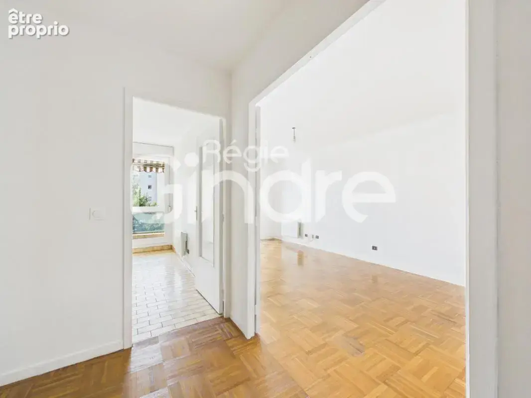 Vente - Appartement - 2 pièces + cuisine - 51 m² - 250 000 € - - photo 6