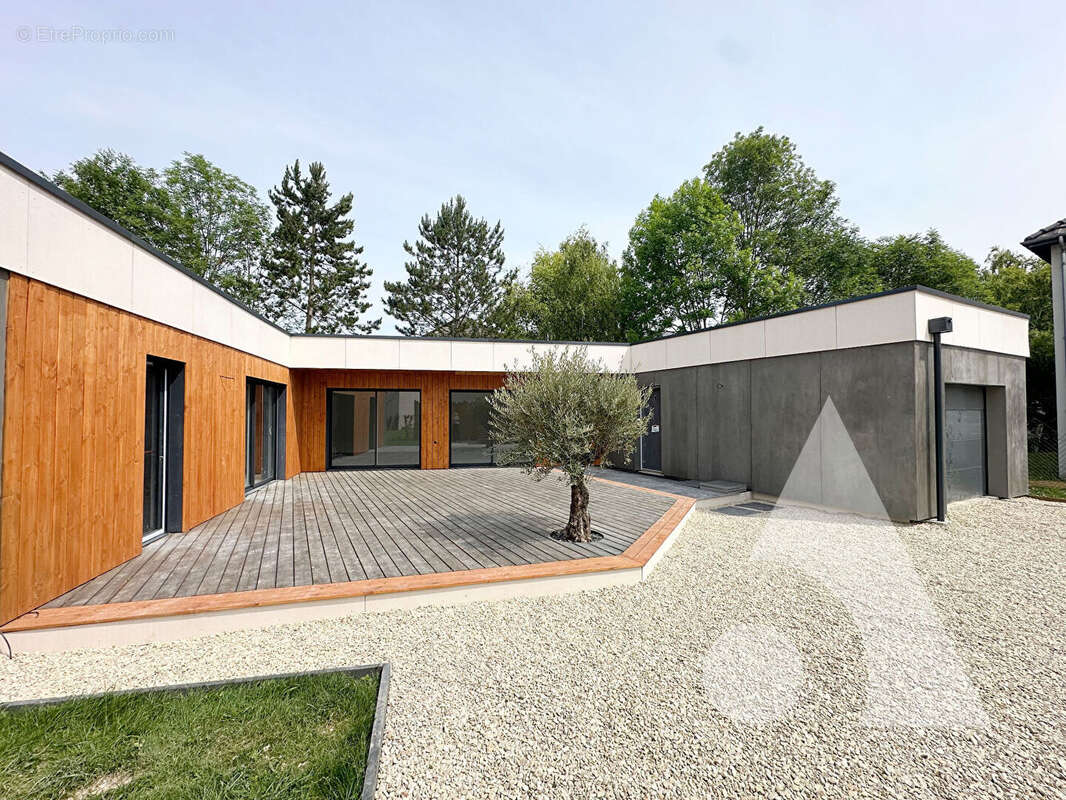 Maison à SAINTE-SAVINE