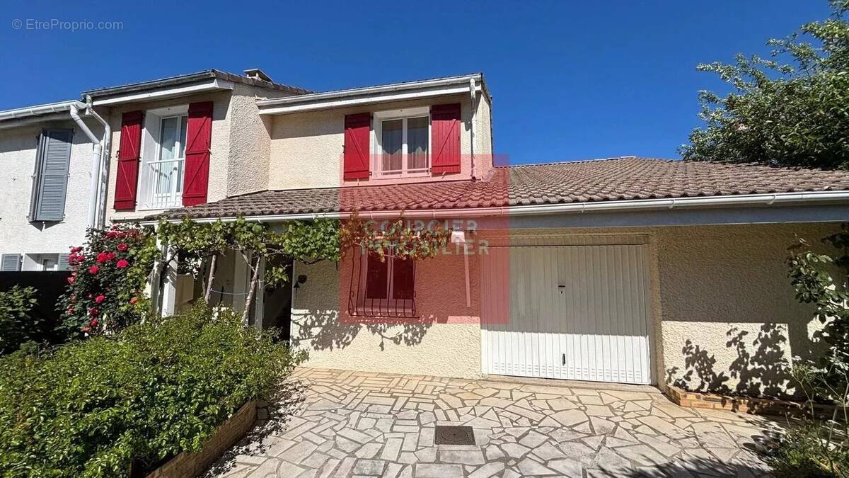 Maison à COIGNIERES