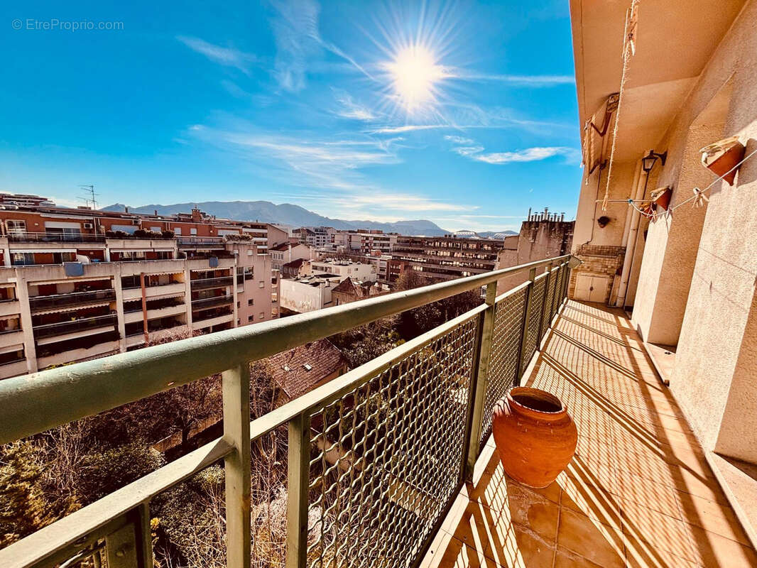 Appartement à MARSEILLE-8E