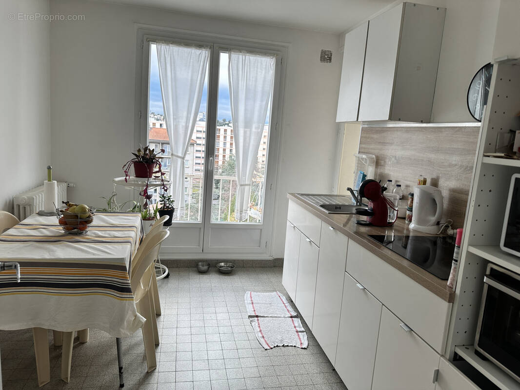 Appartement à SAINT-ETIENNE