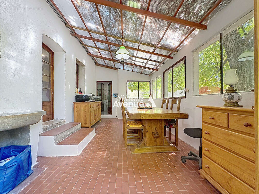 A vendre au Plan de Grasse - Maison atypique de 10 pièces ? 8 chambres ? Terrain de 360 m² - photo 17