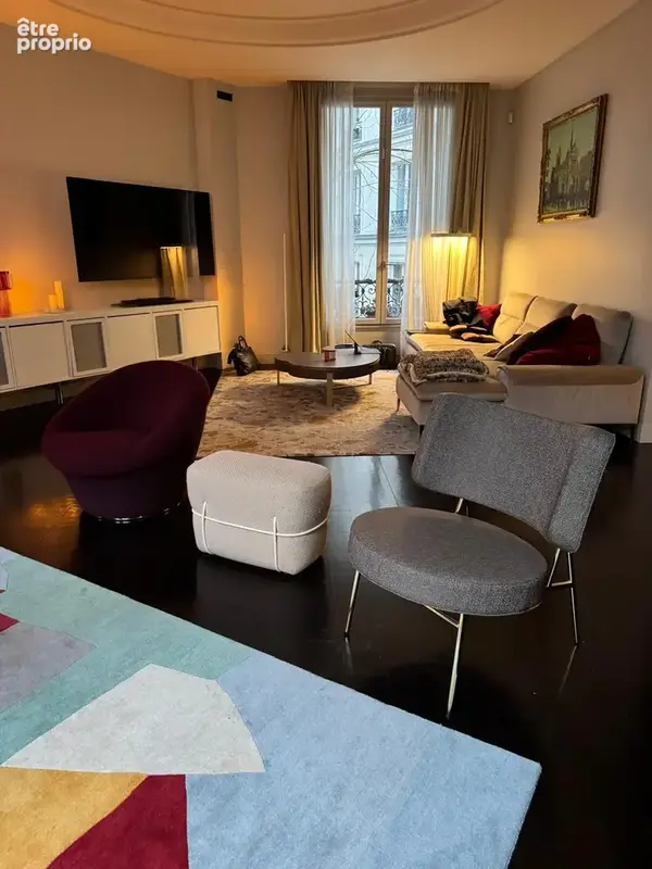 Prestigieux hotel particulier  situé a proximité du parc monceau de 5 étages et un sous sol ,avec ascenseur et - photo 3