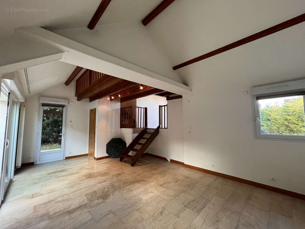 Maison à SAINT-PARRES-AUX-TERTRES