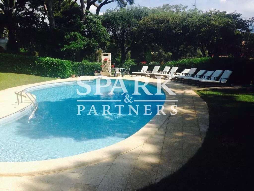 Appartement à ROQUEBRUNE-CAP-MARTIN