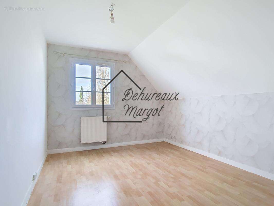 Maison à SAINT-CYR-SUR-LOIRE