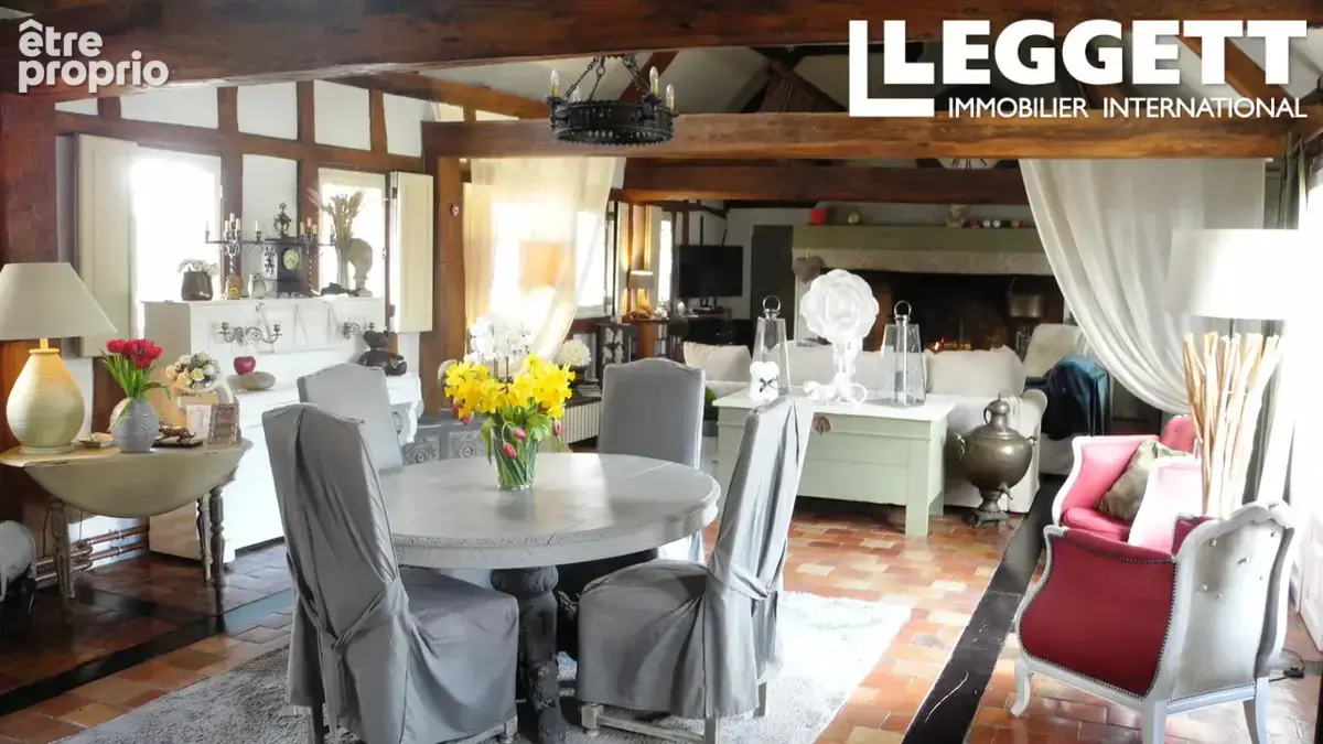Propriété d’Exception en France, Deux Longères, Piscine, Spa & Potentiel Commercial - photo 4