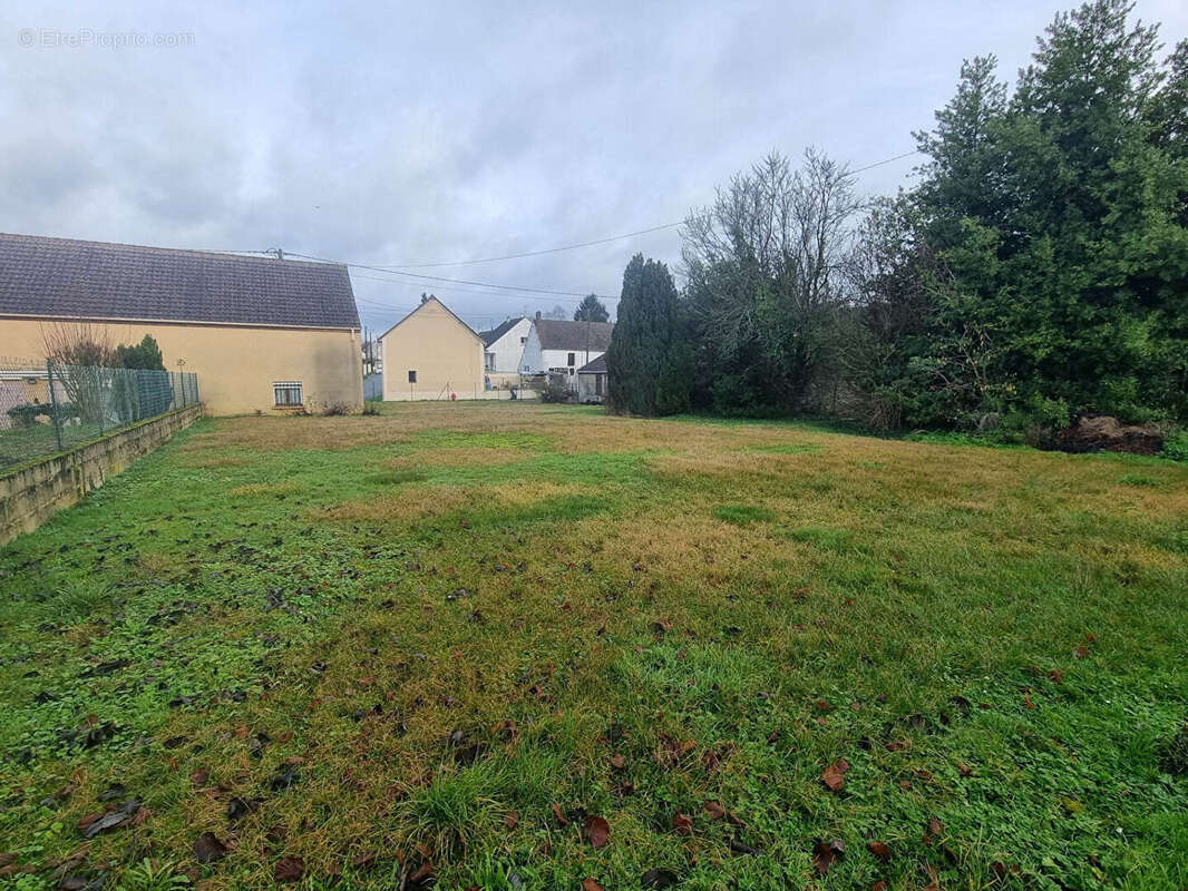 Terrain à SOISY-BOUY