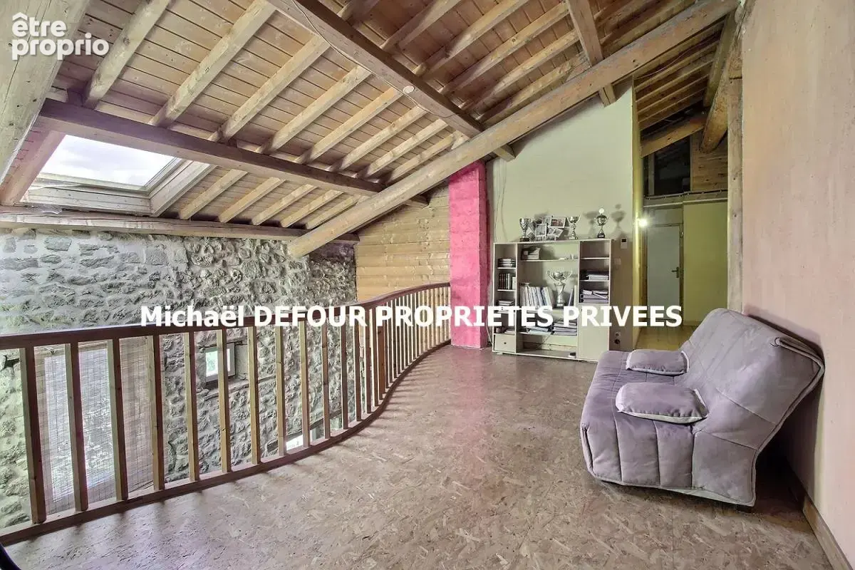 Bas-en-Basset 43210 Maison en pierre 177 m² 5 chambres - photo 6