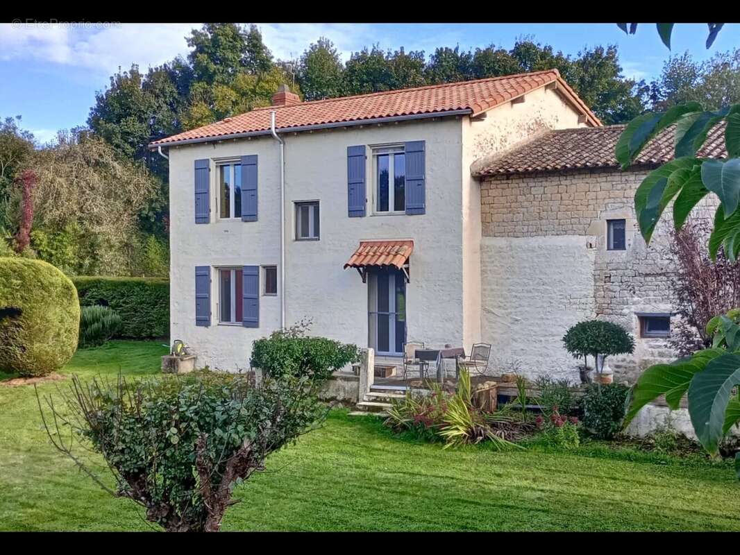 Maison à PAIZAY-LE-TORT