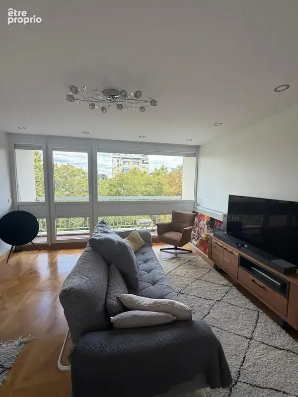Appartement à NEUILLY-SUR-SEINE