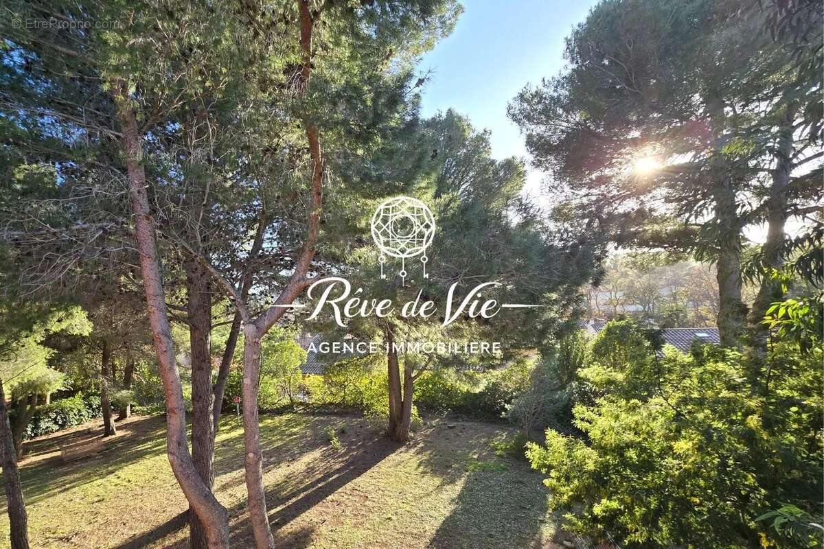 Appartement à BORMES-LES-MIMOSAS