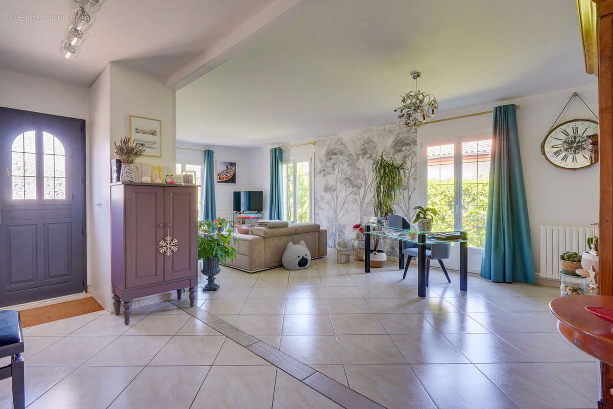 Maison à MONTUSSAN