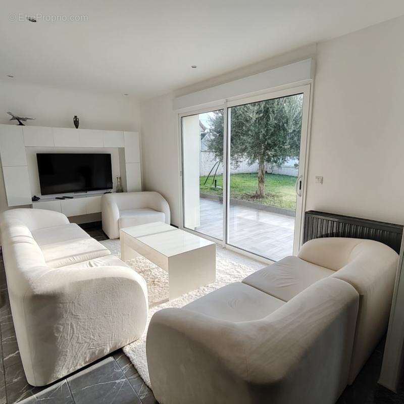 Maison à VAUX-SUR-SEINE