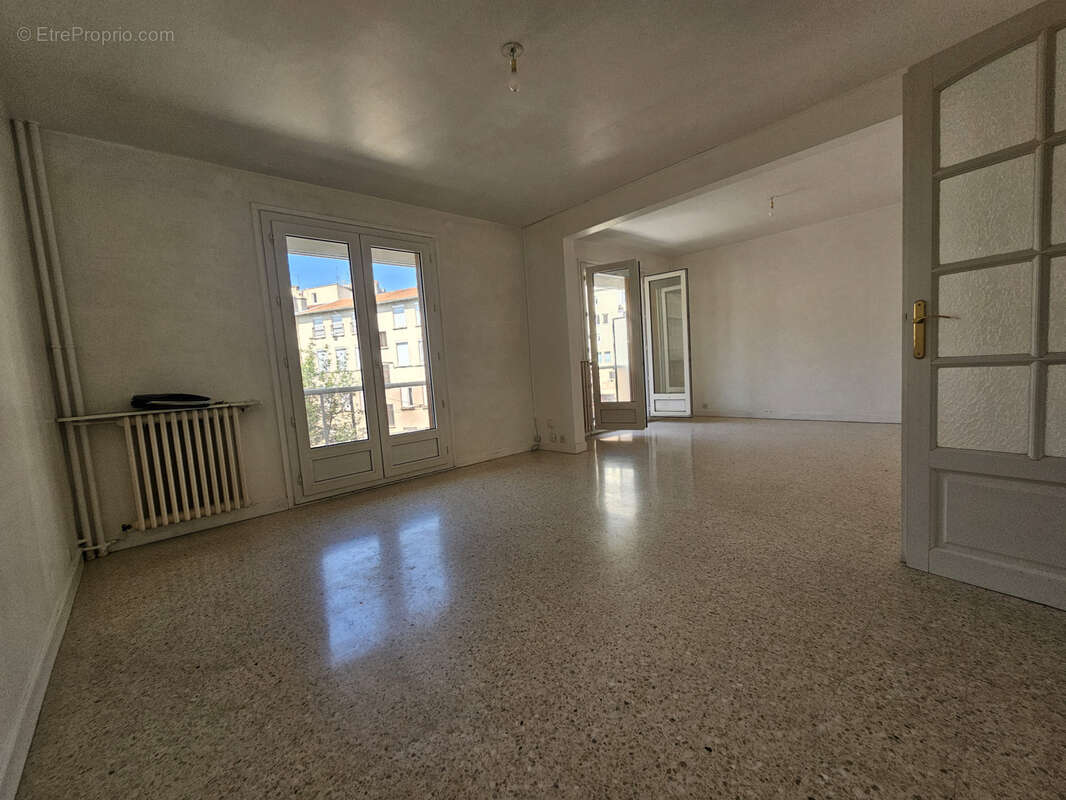 Appartement à SAINT-ETIENNE