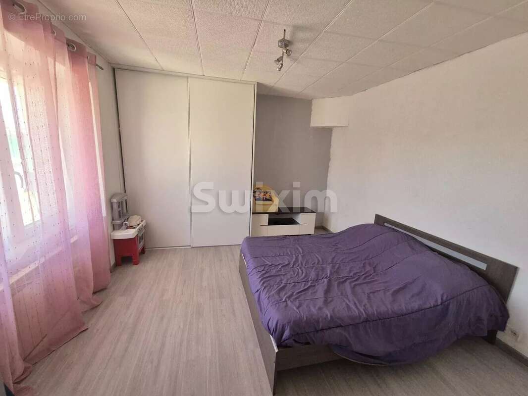 Maison à LE DESCHAUX