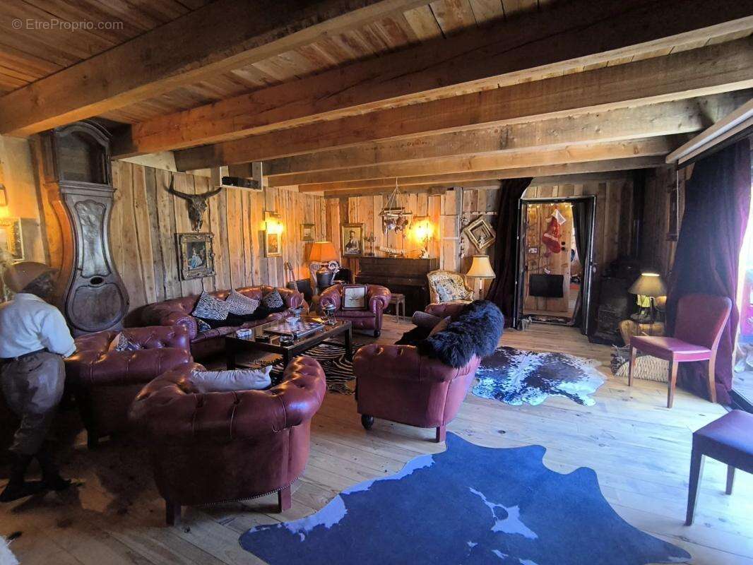 Maison à GREOLIERES