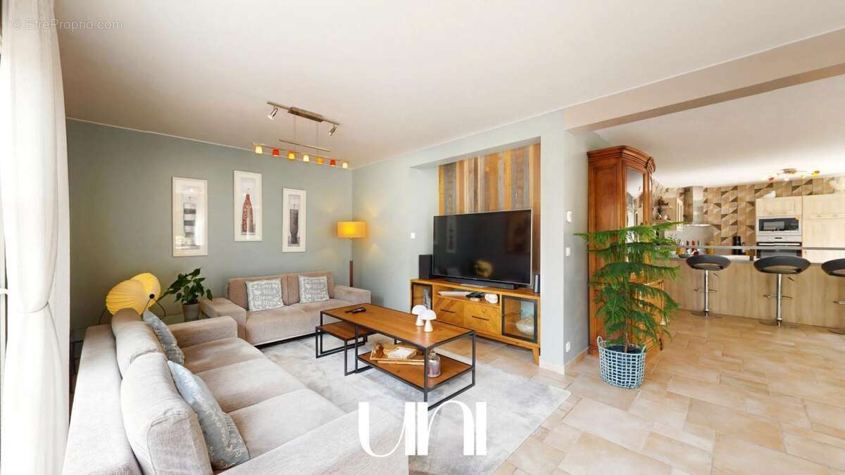 Maison à CORMELLES-LE-ROYAL