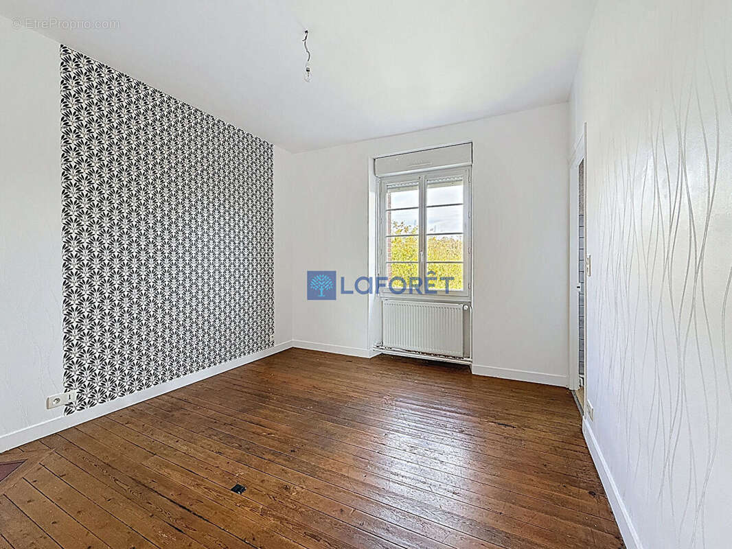 Maison à SAINT-GEORGES-DES-GROSEILLERS