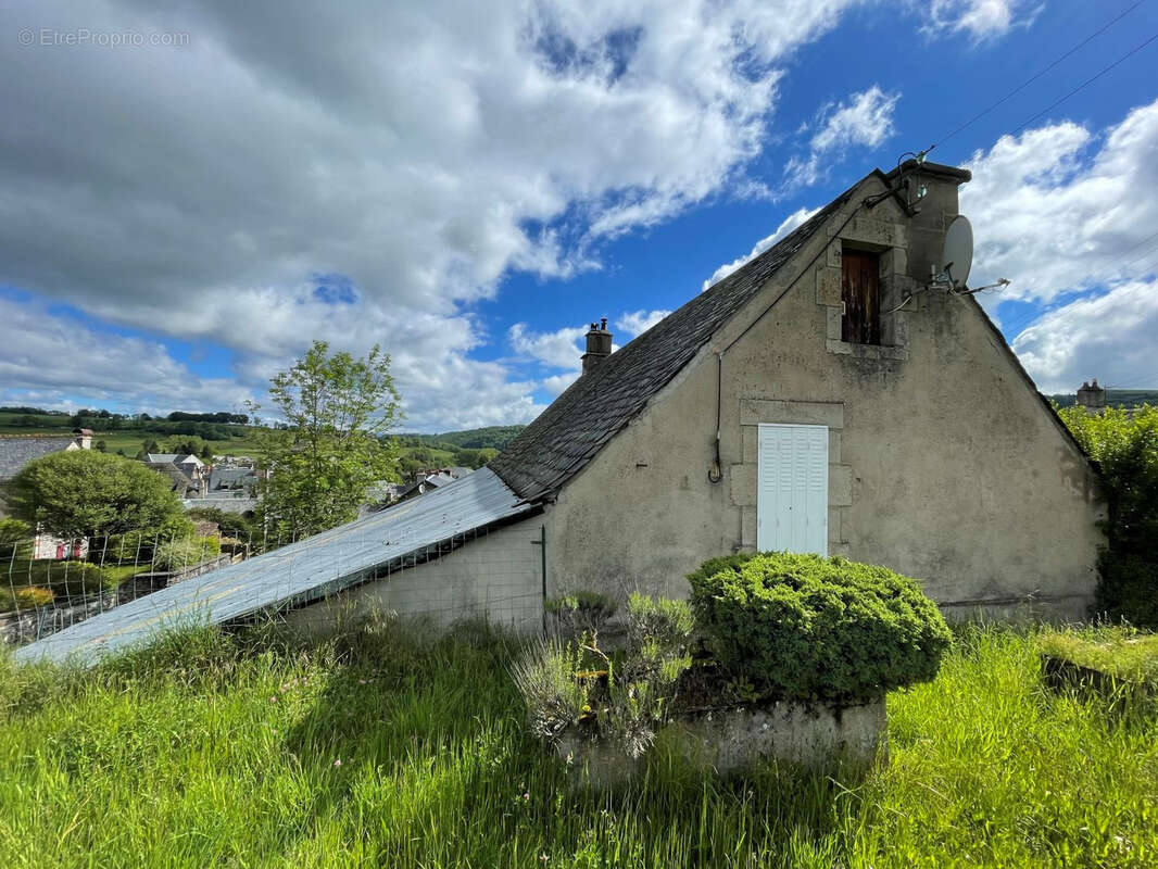 Maison à RIOM-ES-MONTAGNES