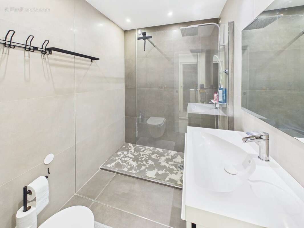 Large studio avec terrasse de 25 m2 - photo 7