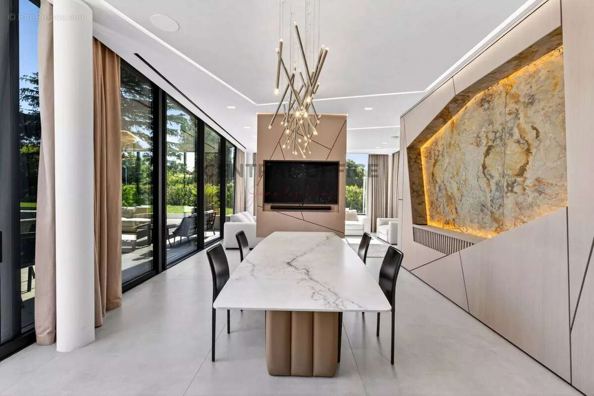 CAP D'ANTIBES- versant Ouest, villa contemporaine neuve d’exception dans un domaine privé - photo 7