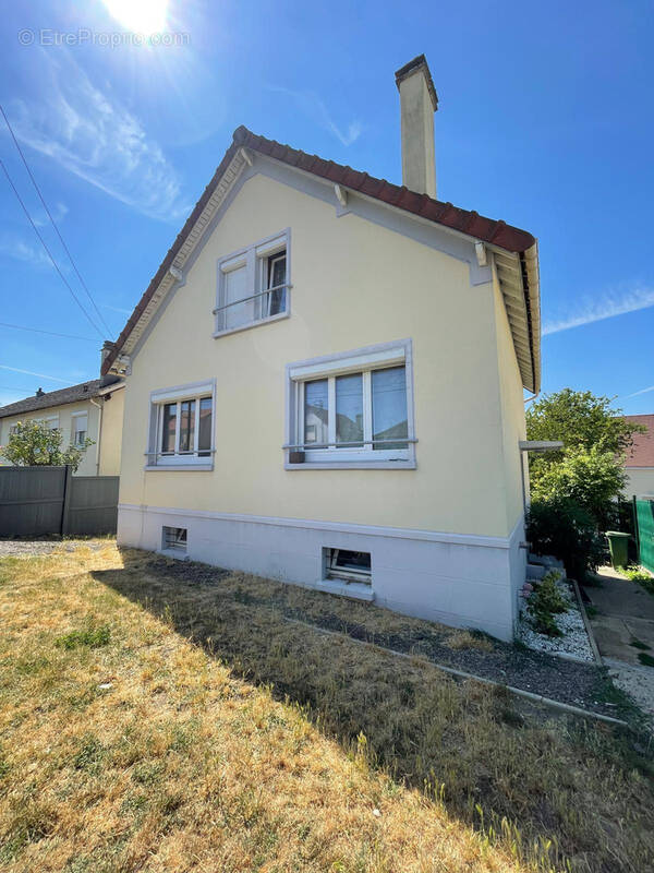 Maison à BONNIERES-SUR-SEINE
