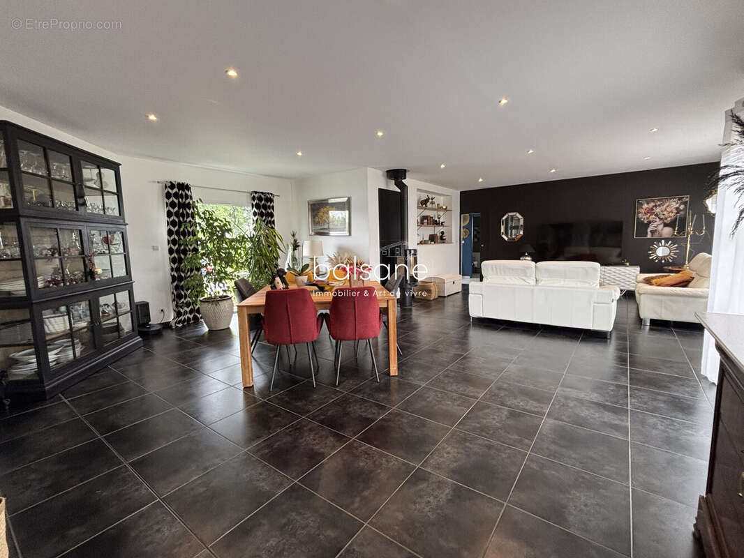 Maison à VILLERS-ECALLES