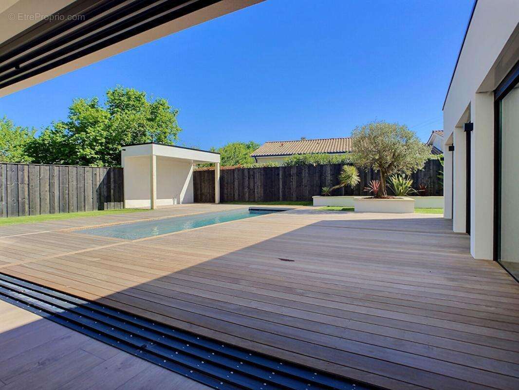 Maison à LE TAILLAN-MEDOC