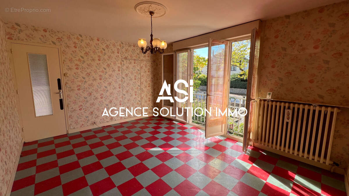 Maison à VILLAINES-LA-JUHEL