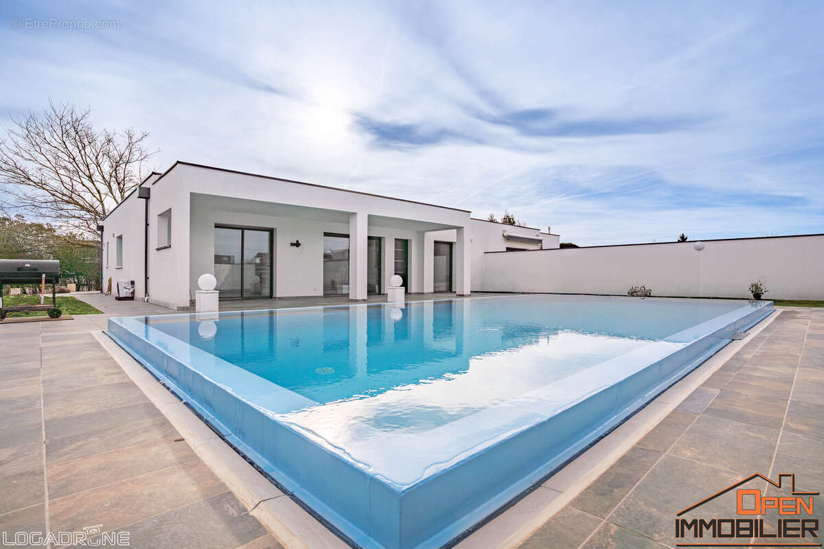 Maison à SAINT-SYLVESTRE-SUR-LOT