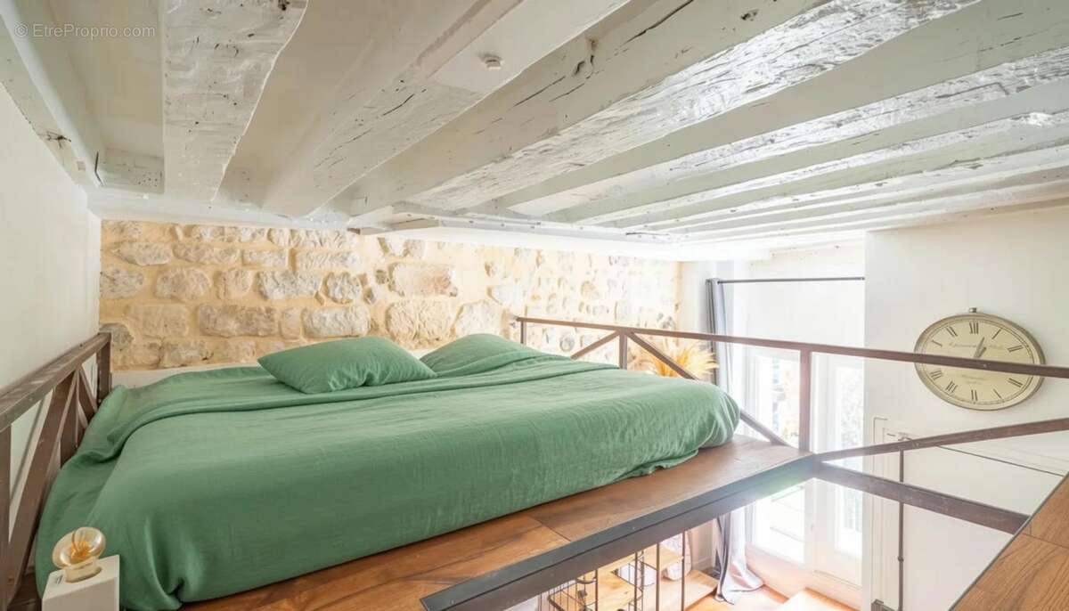 Appartement à PARIS-1E