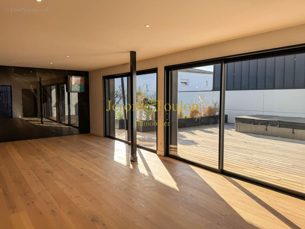 Maison à VAUX-SUR-MER