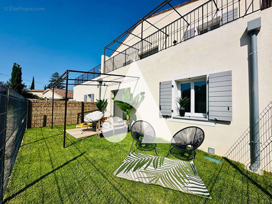 Appartement à VILLELAURE