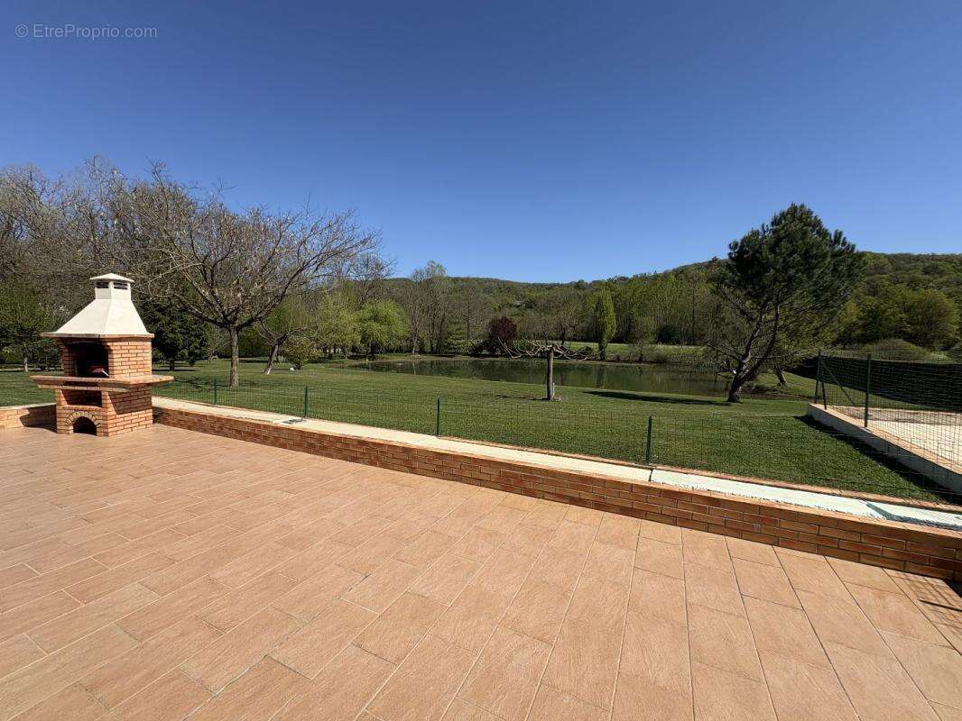 Maison à LISSAC-ET-MOURET