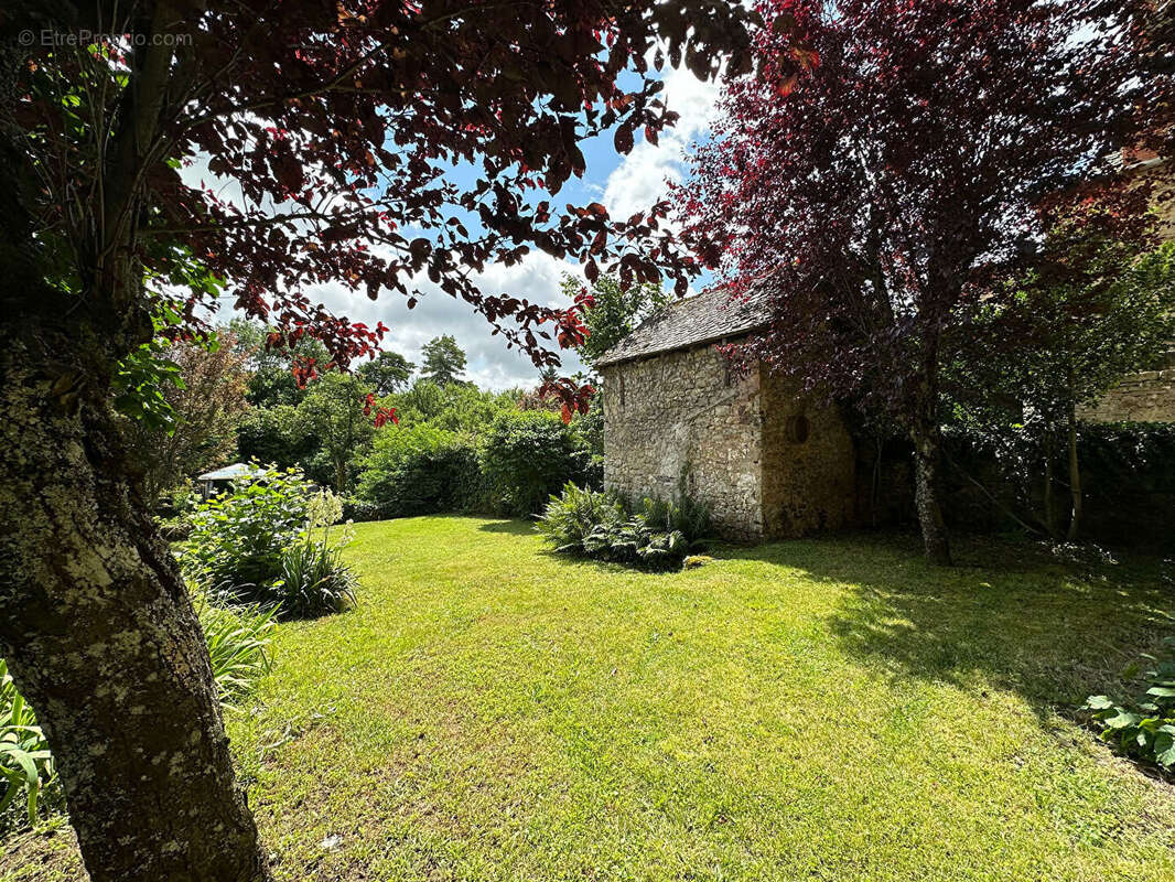 Maison à LAISSAC