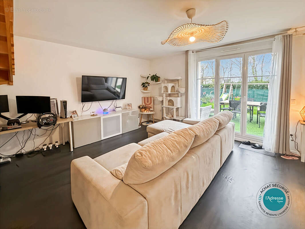 Maison à FONTENAY-LE-VICOMTE