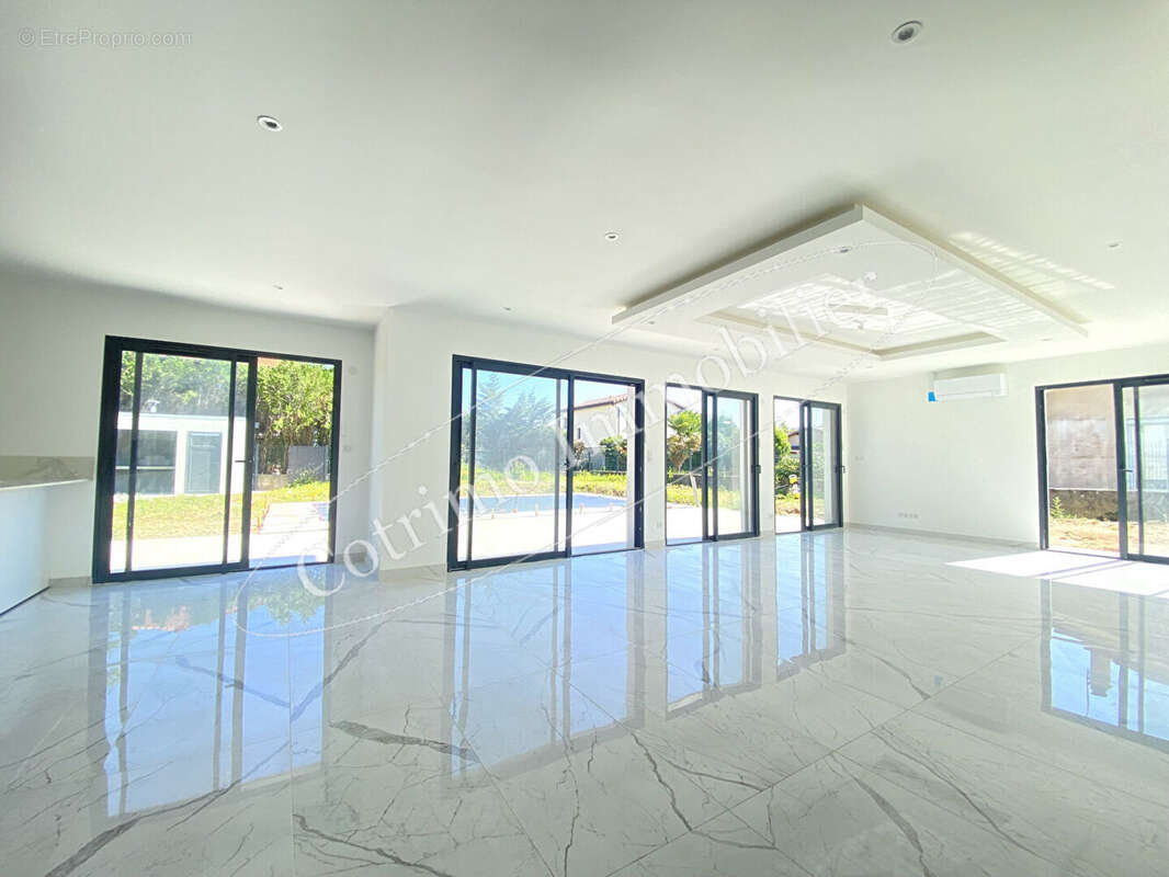 Maison à SAINT-PRIEST