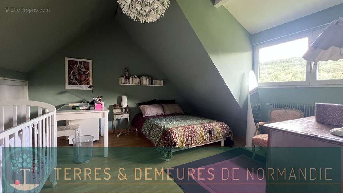 A vendre Authentique demeure normande 260m² issue de deux longères, 5 chambres, dépendances et jardin paysager 3400m², environne - photo 12