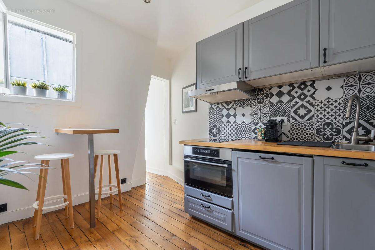 Appartement à PARIS-10E