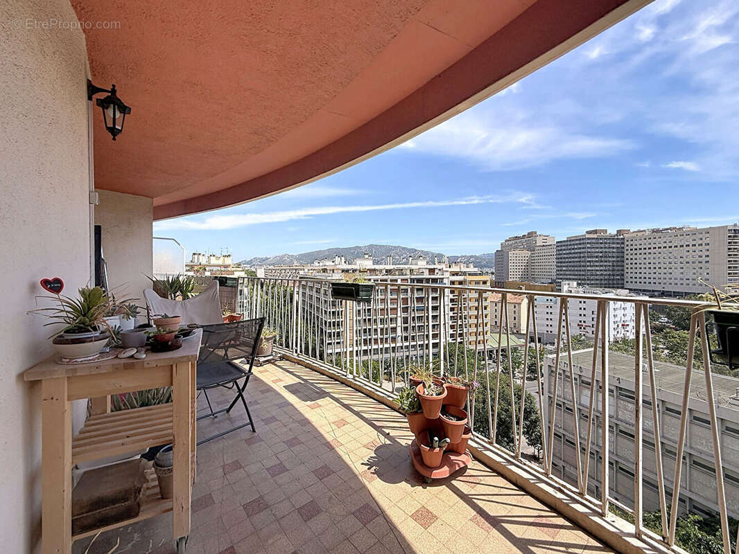 Appartement à MARSEILLE-5E