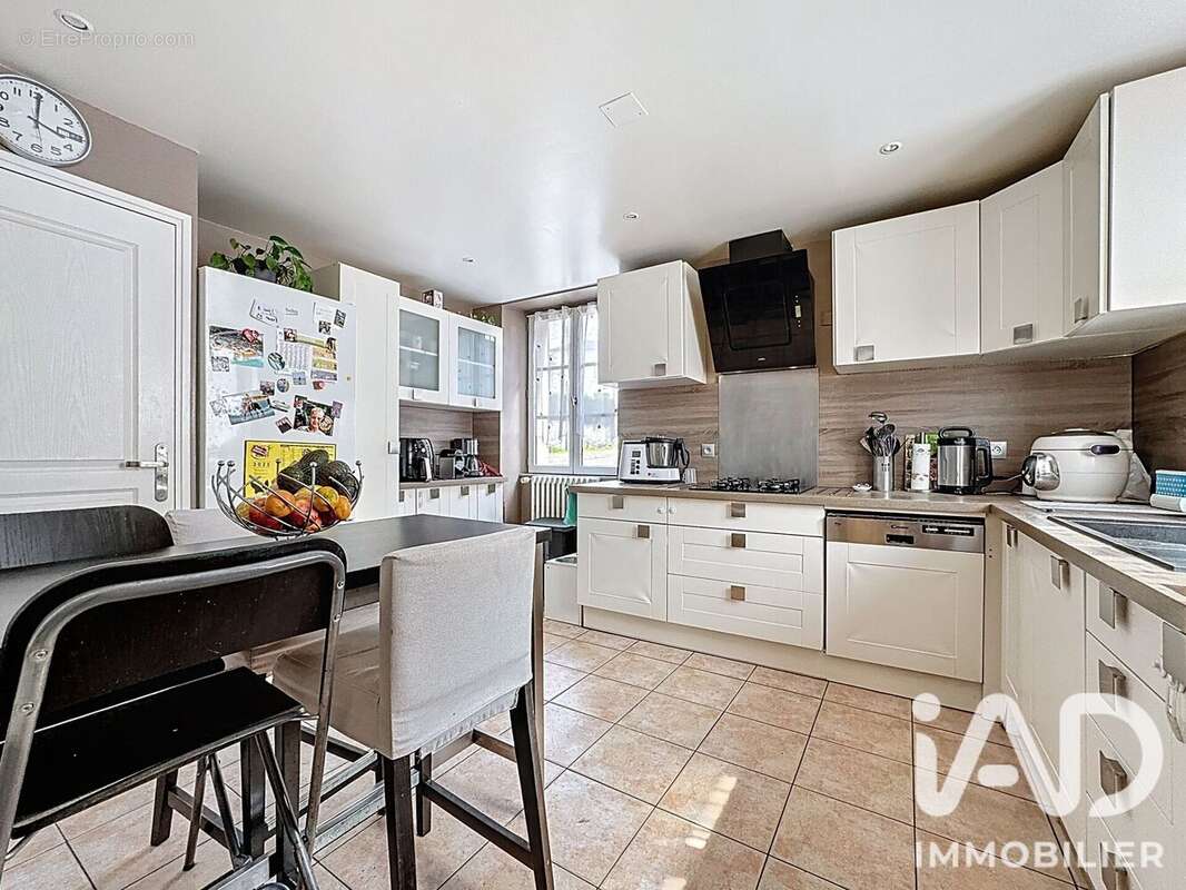 Maison 246 m² à Cormeilles-En-Vexin  - photo 6