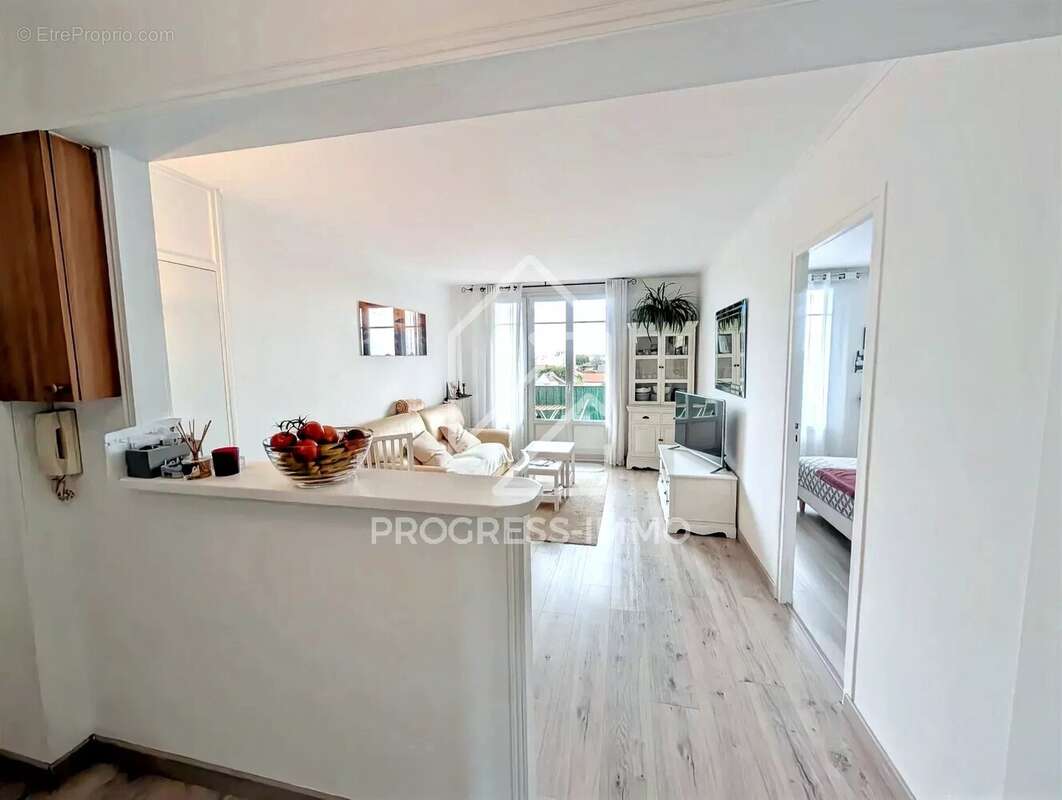 Appartement à SAINT-MAUR-DES-FOSSES