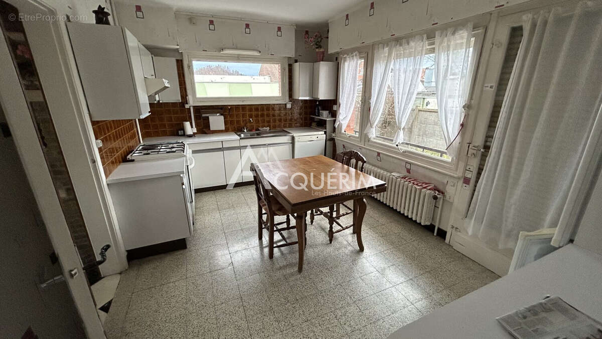 Maison à OSTRICOURT